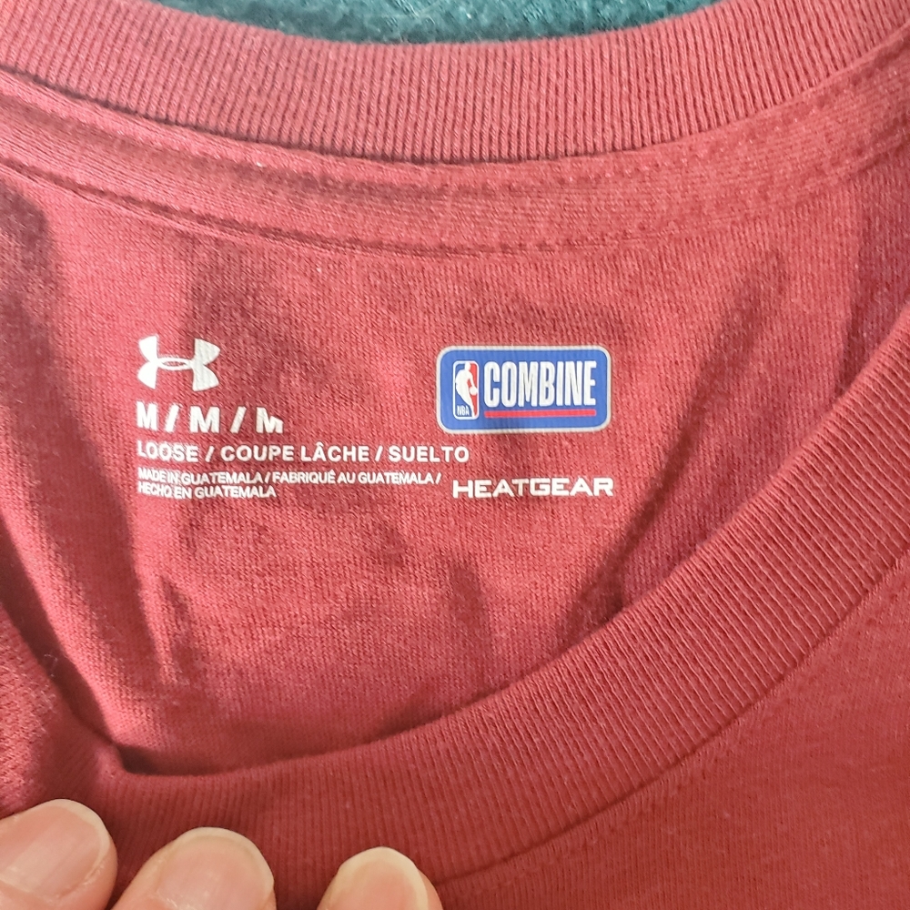 Cleveland Cavaliers UnderArmour T-Shirt - Picture 3 of 4